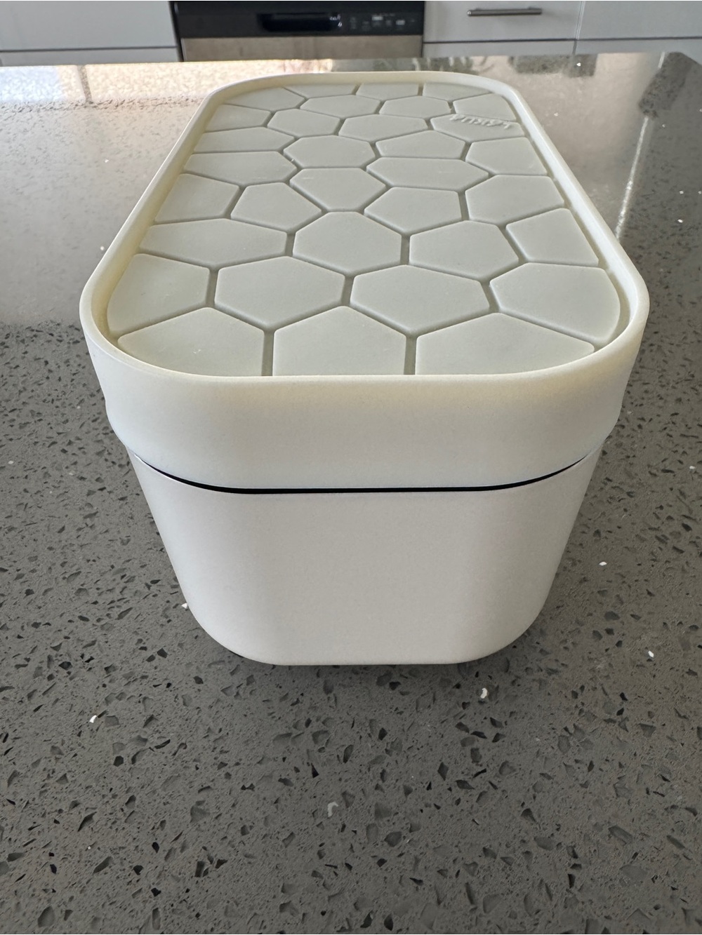 Ice Cube Maker For Freezer With Lid & Bin - Picture 8 of 12